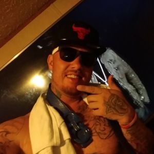 Meet your Posher, Dustin